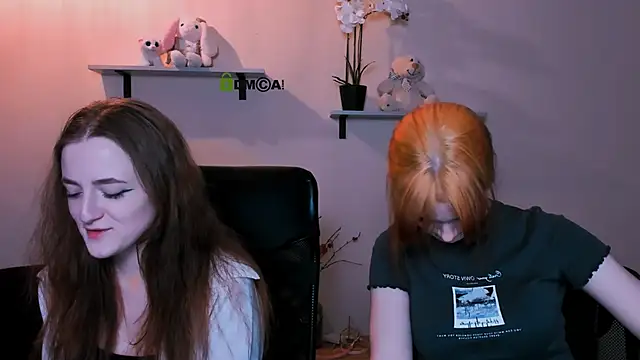 Snapshot of liana_kisses chatting on 12-20-24, 08:23 liana kisses online show from 12-20-24, 08:23