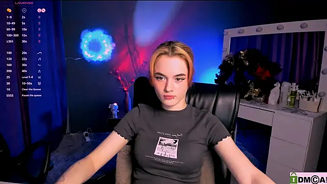 Snapshot of liana_kisses chatting on 01-30-25, 11:55 liana kisses online show from 01-30-25, 11:55