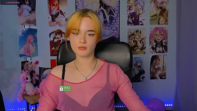 Snapshot of liana_kisses chatting on 02-05-25, 11:23 liana kisses online show from 02-05-25, 11:23