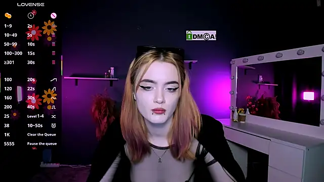 Snapshot of liana_kisses chatting on 03-19-25, 11:14 liana kisses online show from 03-19-25, 11:14