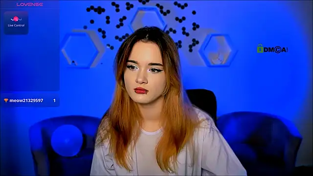 Snapshot of liana_kisses chatting on 11-19-25, 08:42 liana kisses online show from 11-19-25, 08:42