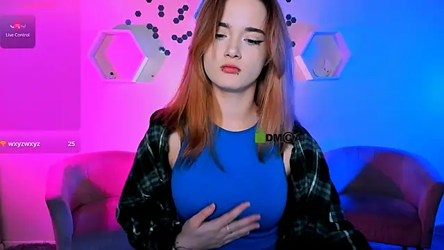 Snapshot of liana_kisses chatting on 11-21-25, 08:40 liana kisses online show from 11-21-25, 08:40