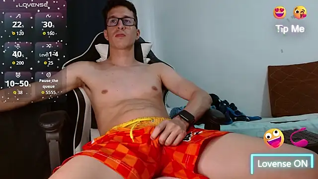 Snapshot of Jhonny_hot_s chatting on 09-17-25, 07:26 Jhonny hot s online show from 09-17-25, 07:26