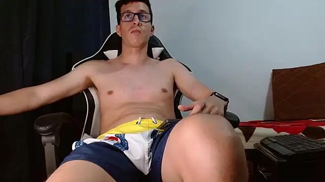 Snapshot of Jhonny_hot_s chatting on 09-25-25, 07:39 Jhonny hot s online show from 09-25-25, 07:39