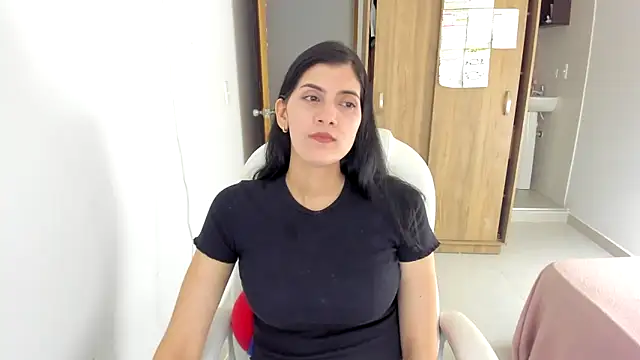 Snapshot of misstoya chatting on 01-23-25, 12:35 misstoya online show from 01-23-25, 12:35