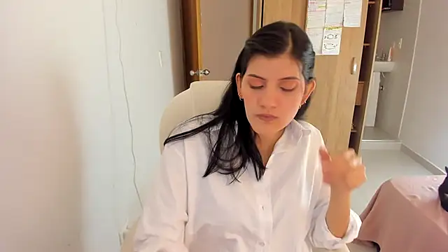 Snapshot of misstoya chatting on 01-25-25, 05:19 misstoya online show from 01-25-25, 05:19