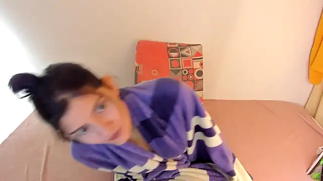 Snapshot of misstoya chatting on 02-09-25, 12:06 misstoya online show from 02-09-25, 12:06