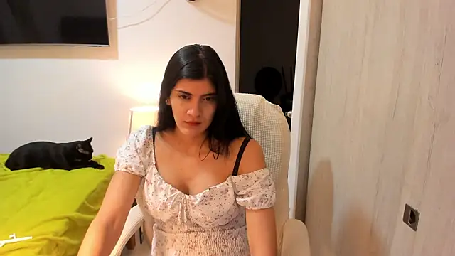 Snapshot of misstoya chatting on 10-01-25, 01:22 misstoya online show from 10-01-25, 01:22