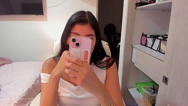 Snapshot of misstoya chatting on 10-07-25, 01:03 misstoya online show from 10-07-25, 01:03