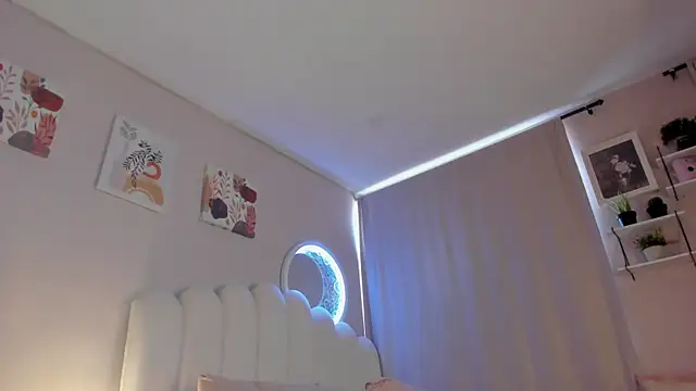 martinaaricci online show from 10-23-25, 02:05