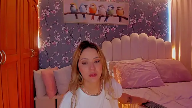 martinaaricci online show from 04-21-26, 01:39