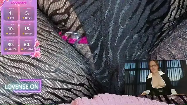 PernillaGirl online show from 09-28-25, 04:45