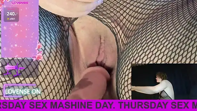 PernillaGirl online show from 11-20-25, 07:24