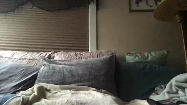 cliveokanagan24 online show from 10-20-25, 03:12