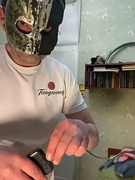 Snapshot of Ariel_Ari chatting on 03-10-25, 12:07 Ariel Ari online show from 03-10-25, 12:07