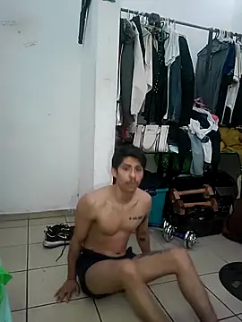 Snapshot of culitotragon24 chatting on 10-23-25, 04:01 culitotragon24 online show from 10-23-25, 04:01