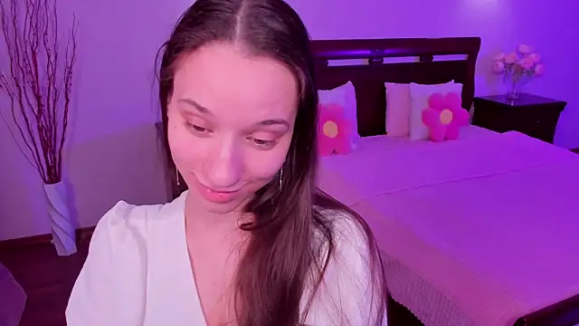 StaceySunny online show from 04-11-26, 05:17