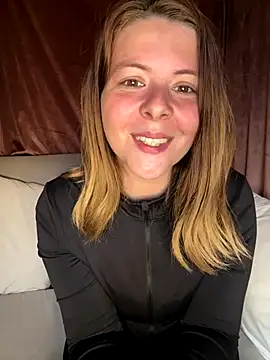 Snapshot of Nina_blain chatting on 09-22-25, 08:49 Nina blain online show from 09-22-25, 08:49