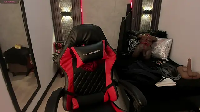 selene red  online show from 01-18-25, 05:48