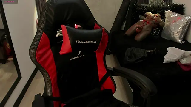 selene red  online show from 01-23-25, 07:07