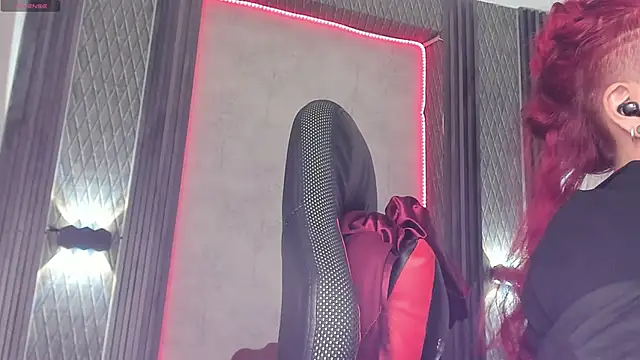 selene red  online show from 01-28-25, 03:46