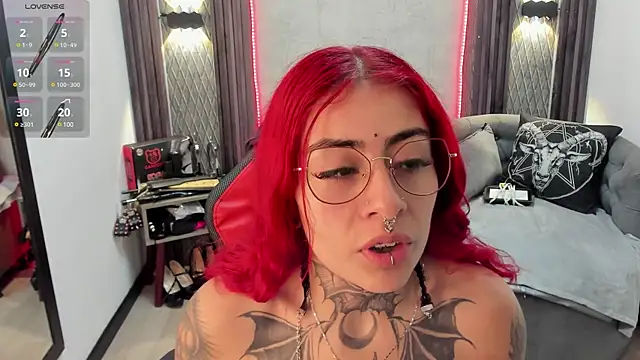 selene red  online show from 02-01-25, 09:21