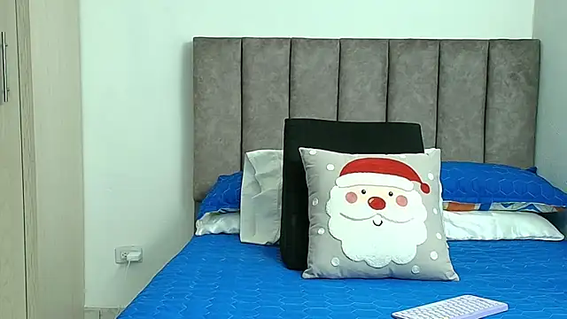 karina lewis  online show from 12-18-25, 04:07