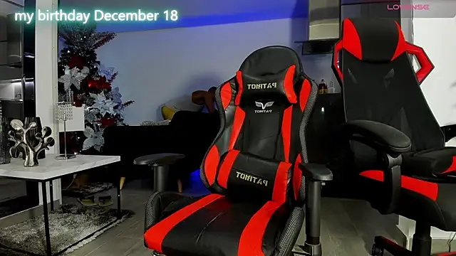 Snapshot of TROYWESLY- chatting on 12-15-24, 01:24 TROYWESLY- online show from 12-15-24, 01:24