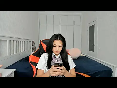 Snapshot of Missykitty01 chatting on 09-29-25, 03:33 Missykitty01 online show from 09-29-25, 03:33