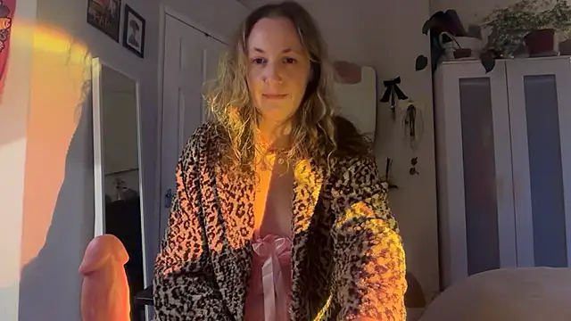 Littlelolo60 online show from 02-05-26, 05:17