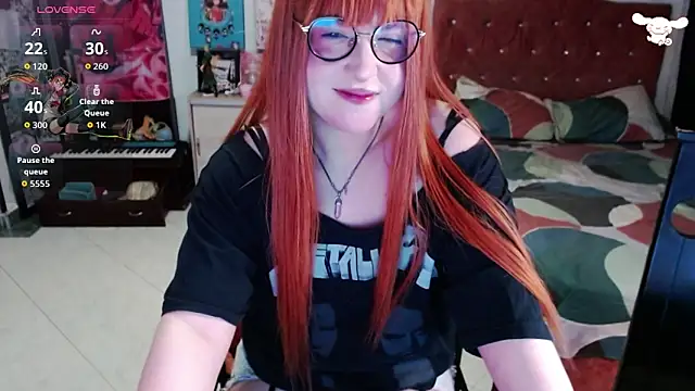 Snapshot of Avril2001 chatting on 09-09-25, 12:43 Avril2001 online show from 09-09-25, 12:43