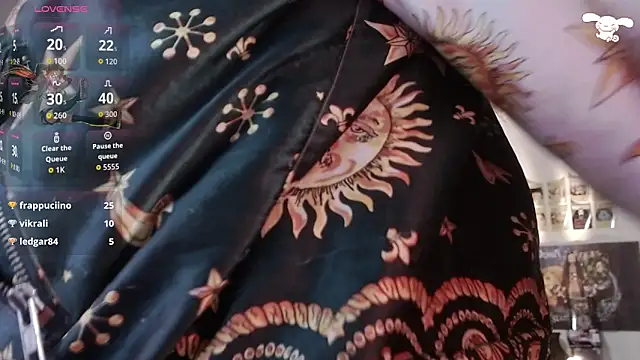 Snapshot of Avril2001 chatting on 12-01-25, 03:11 Avril2001 online show from 12-01-25, 03:11