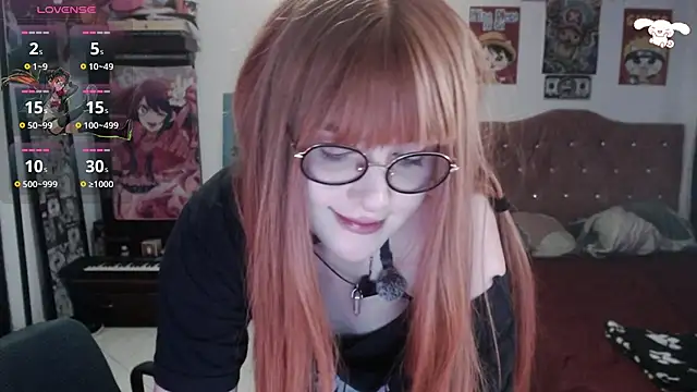 Snapshot of Avril2001 chatting on 12-05-25, 04:43 Avril2001 online show from 12-05-25, 04:43
