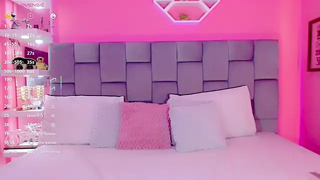 Snapshot of AlanaBekeer chatting on 02-18-25, 09:09 AlanaBekeer online show from 02-18-25, 09:09