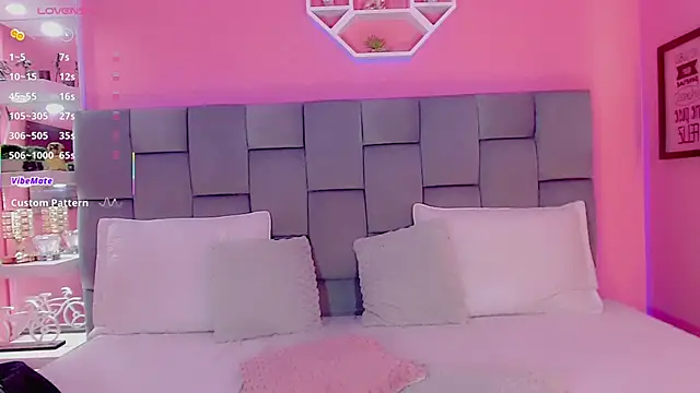 Snapshot of AlanaBekeer chatting on 03-10-25, 02:39 AlanaBekeer online show from 03-10-25, 02:39