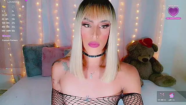 Snapshot of AlanaBekeer chatting on 09-19-25, 08:53 AlanaBekeer online show from 09-19-25, 08:53