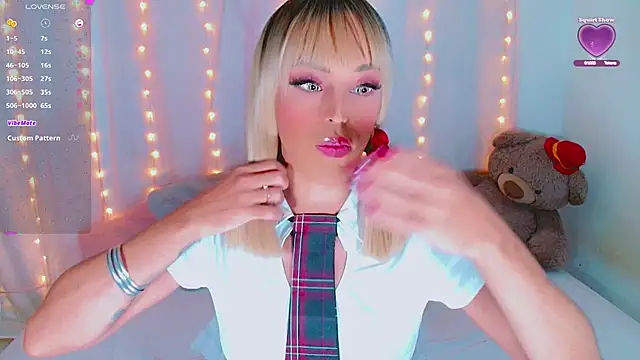 Snapshot of AlanaBekeer chatting on 10-02-25, 09:00 AlanaBekeer online show from 10-02-25, 09:00