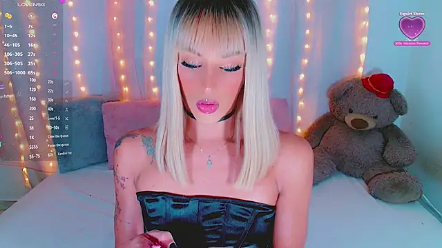 Snapshot of AlanaBekeer chatting on 10-24-25, 11:12 AlanaBekeer online show from 10-24-25, 11:12