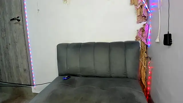 Lya-Kasandra online show from 12-04-25, 01:48