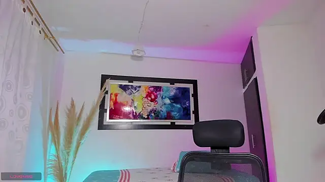 Snapshot of Scarlett_811 chatting on 03-05-25, 02:36 Scarlett 811 online show from 03-05-25, 02:36