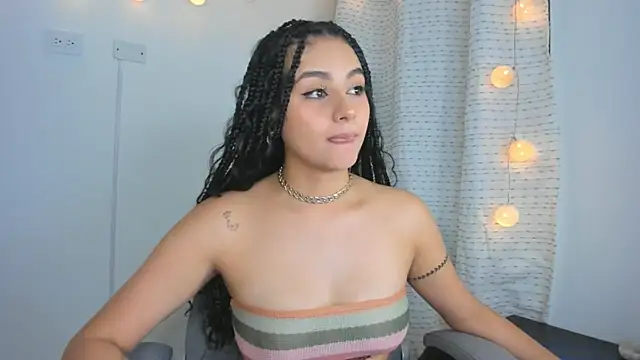 Snapshot of julia_strauns chatting on 01-03-25, 08:32 julia strauns online show from 01-03-25, 08:32