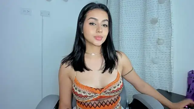 Snapshot of julia_strauns chatting on 02-12-25, 08:27 julia strauns online show from 02-12-25, 08:27