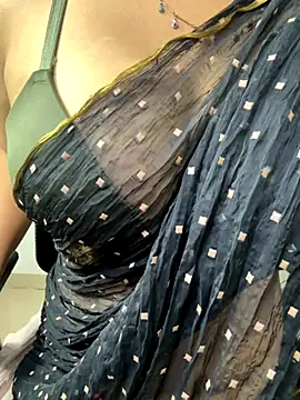 Snapshot of VR_here_4U chatting on 09-21-25, 04:19 VR here 4U online show from 09-21-25, 04:19