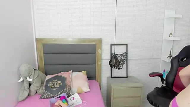 Snapshot of Kittytimberlake chatting on 02-08-25, 06:55 Kittytimberlake online show from 02-08-25, 06:55