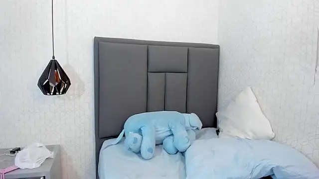 Snapshot of Kittytimberlake chatting on 02-17-25, 10:25 Kittytimberlake online show from 02-17-25, 10:25