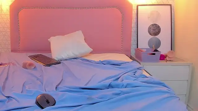 Snapshot of Kittytimberlake chatting on 02-28-25, 02:42 Kittytimberlake online show from 02-28-25, 02:42