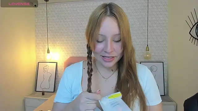 Snapshot of Kittytimberlake chatting on 09-16-25, 07:15 Kittytimberlake online show from 09-16-25, 07:15