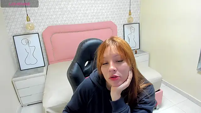 Snapshot of Kittytimberlake chatting on 09-27-25, 12:10 Kittytimberlake online show from 09-27-25, 12:10