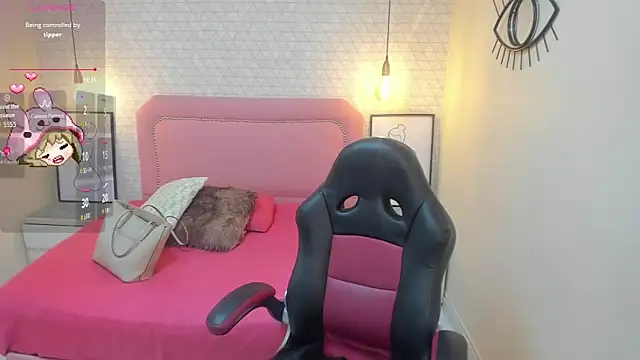 Snapshot of Kittytimberlake chatting on 10-22-25, 12:05 Kittytimberlake online show from 10-22-25, 12:05