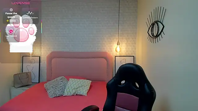 Snapshot of Kittytimberlake chatting on 11-25-25, 12:27 Kittytimberlake online show from 11-25-25, 12:27